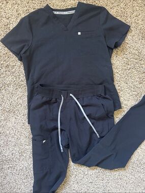 Fabletics Women's Black Scrub Top and Pants Set